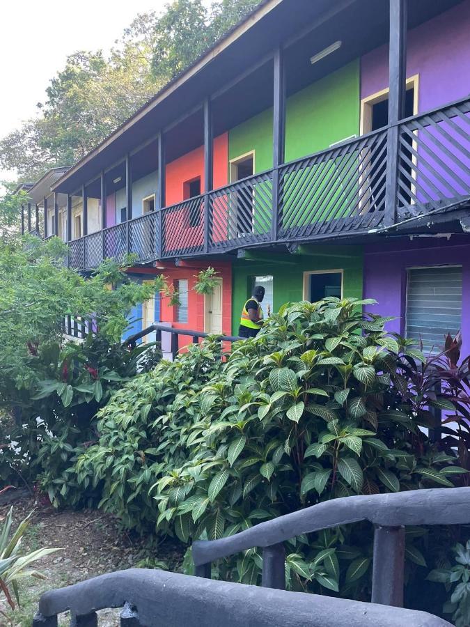Airport Inn Roatan Dış mekan fotoğraf