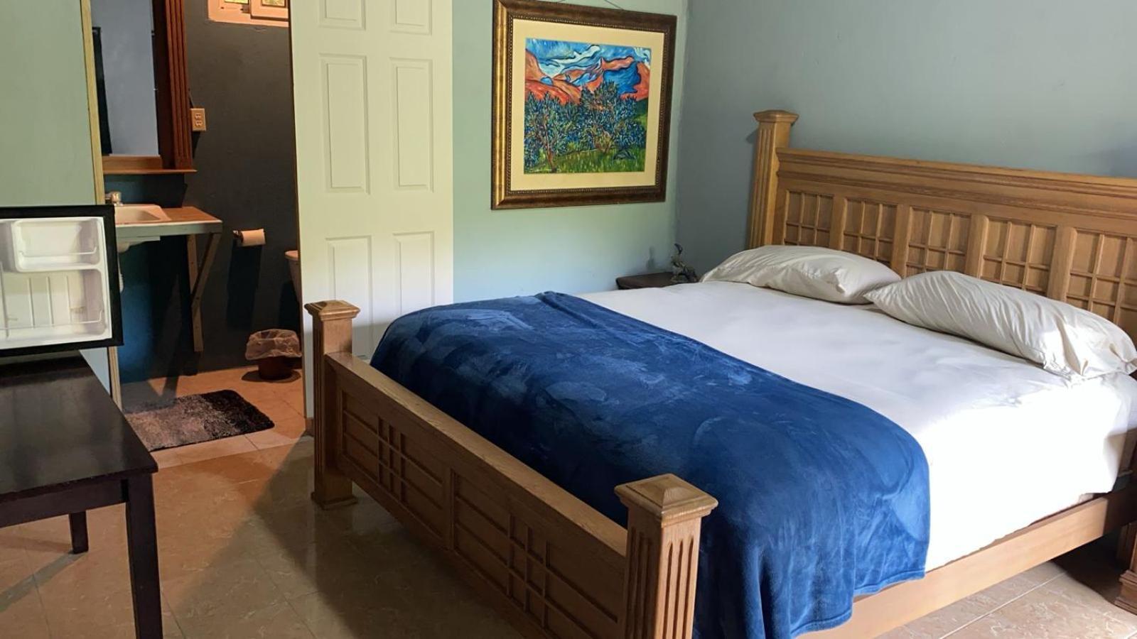 Airport Inn Roatan Dış mekan fotoğraf