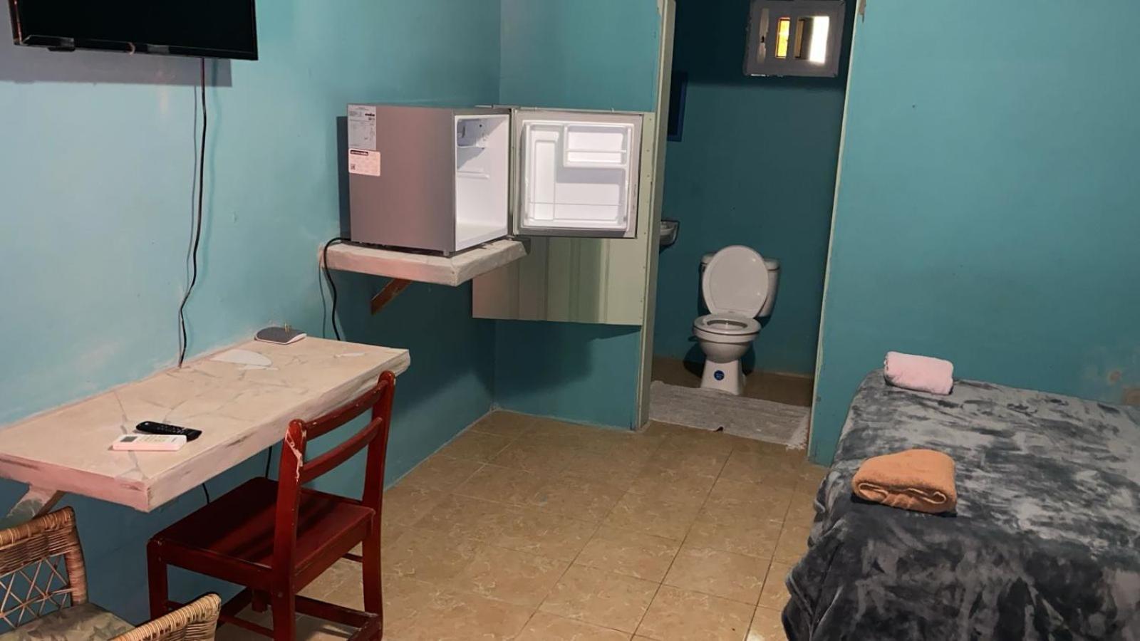 Airport Inn Roatan Dış mekan fotoğraf