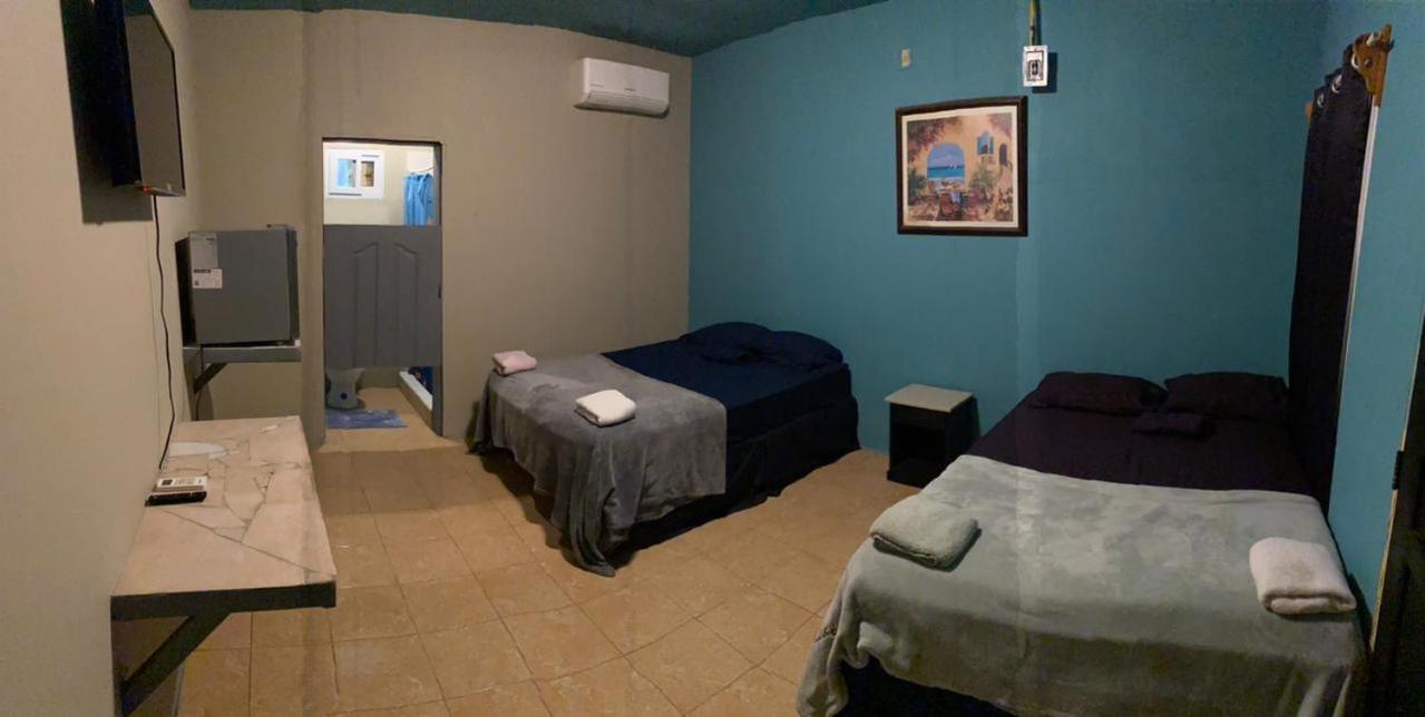 Airport Inn Roatan Dış mekan fotoğraf